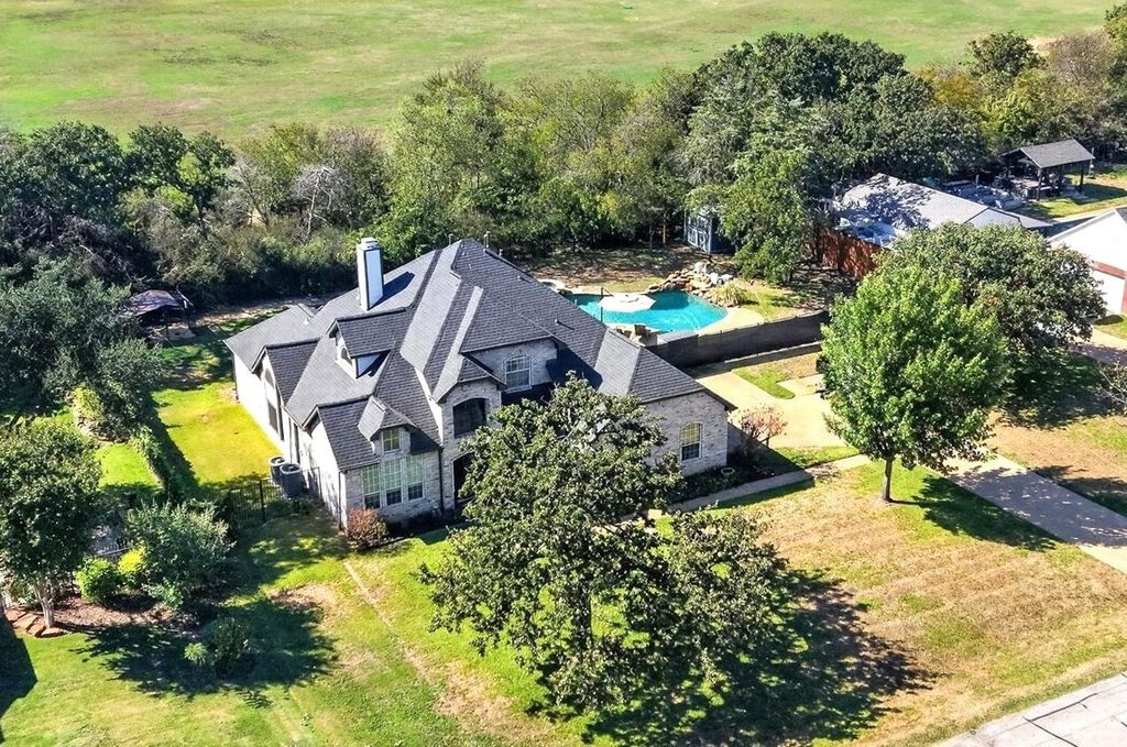 106 Mustang Trail, Shady Shores, TX 76208