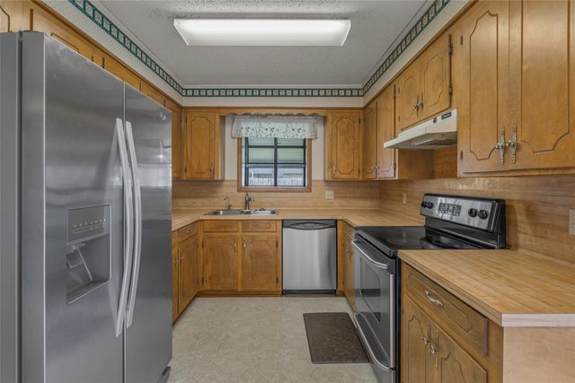 3135 Le Oaks Drive, Bossier City, LA 71111