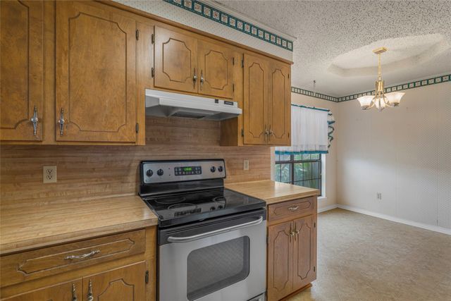 3135 Le Oaks Drive, Bossier City, LA 71111