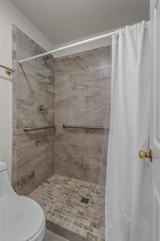 3135 Le Oaks Drive, Bossier City, LA 71111