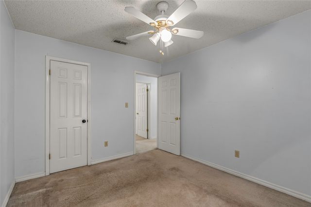 3135 Le Oaks Drive, Bossier City, LA 71111