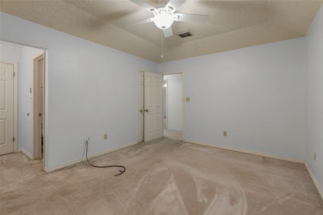 3135 Le Oaks Drive, Bossier City, LA 71111