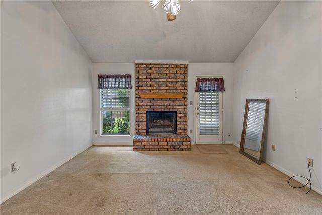 3135 Le Oaks Drive, Bossier City, LA 71111