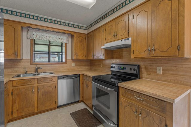 3135 Le Oaks Drive, Bossier City, LA 71111