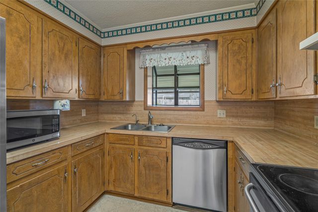 3135 Le Oaks Drive, Bossier City, LA 71111