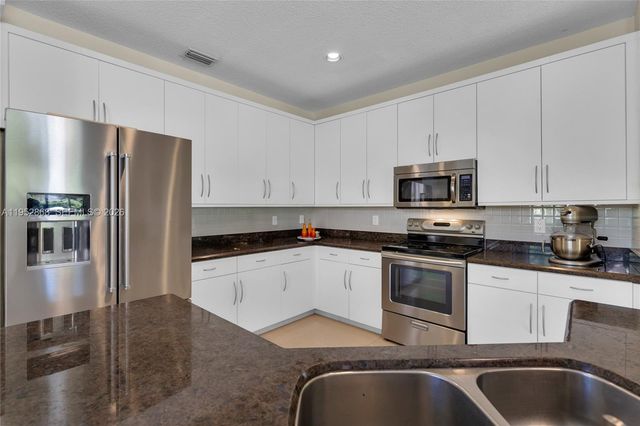 4441 Stone Ridge Way, Weston, FL 33331