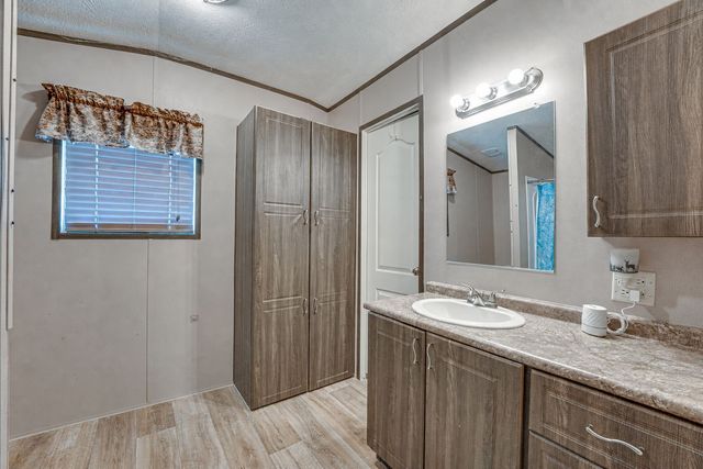1101 Cherokee Drive, West Tawakoni, TX 75474