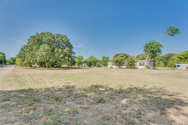 1101 Cherokee Drive, West Tawakoni, TX 75474