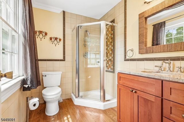 15 Byron Rd, North Caldwell Boro, NJ 07006