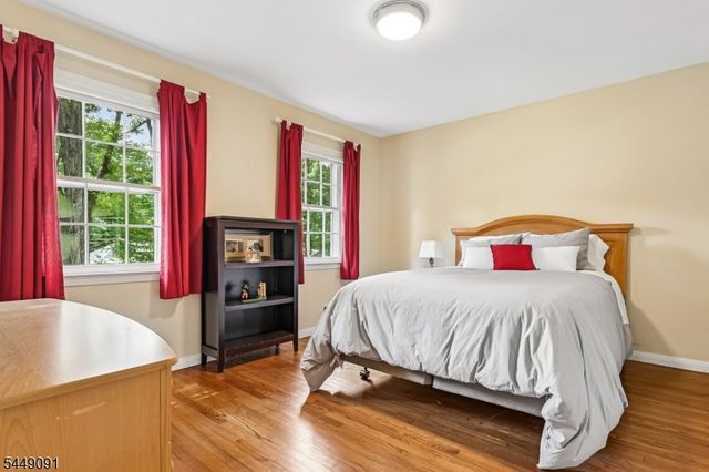 15 Byron Rd, North Caldwell Boro, NJ 07006