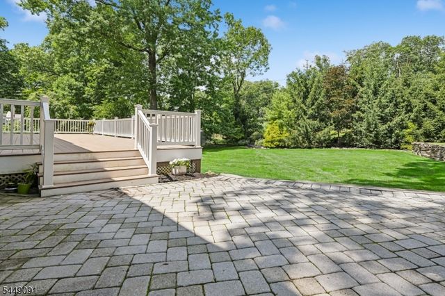 15 Byron Rd, North Caldwell Boro, NJ 07006