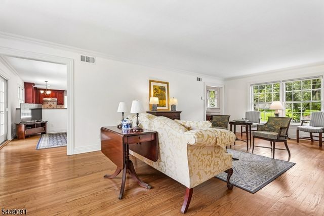 15 Byron Rd, North Caldwell Boro, NJ 07006