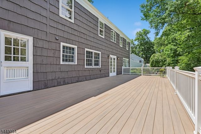 15 Byron Rd, North Caldwell Boro, NJ 07006