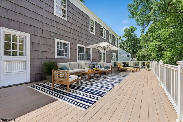 15 Byron Rd, North Caldwell Boro, NJ 07006