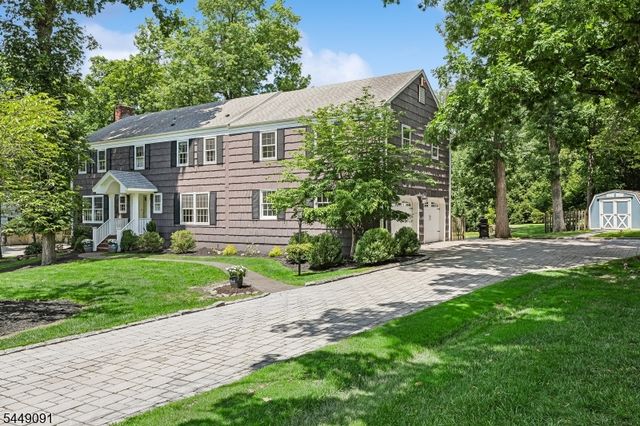 15 Byron Rd, North Caldwell Boro, NJ 07006
