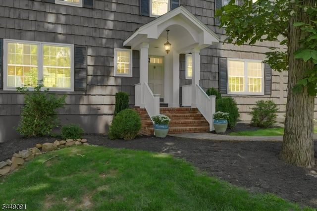 15 Byron Rd, North Caldwell Boro, NJ 07006