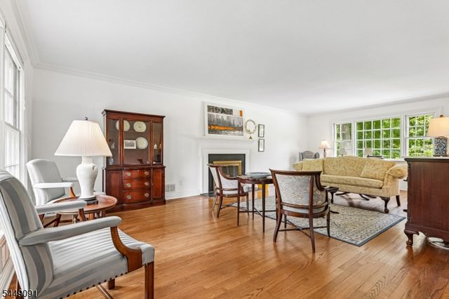 15 Byron Rd, North Caldwell Boro, NJ 07006