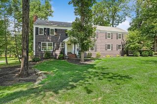 15 Byron Rd, North Caldwell Boro, NJ 07006