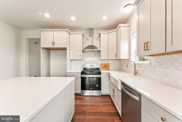 1844 ENCLAVE DR, Quakertown, PA 18951