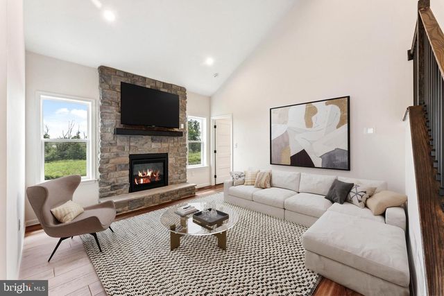 1844 ENCLAVE DR, Quakertown, PA 18951