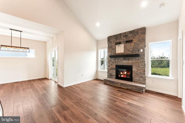 1844 ENCLAVE DR, Quakertown, PA 18951