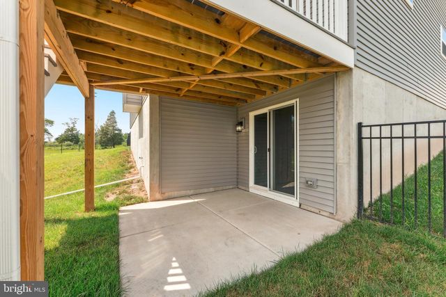 1844 ENCLAVE DR, Quakertown, PA 18951