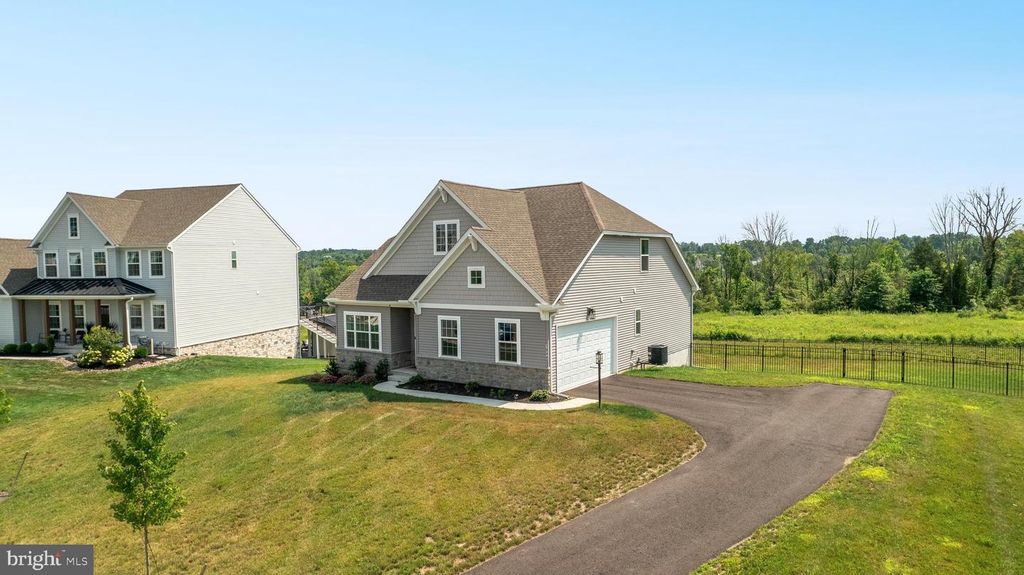 1844 ENCLAVE DR, Quakertown, PA 18951