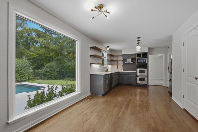 1303 General McArthur Dr, Brentwood, TN 37027