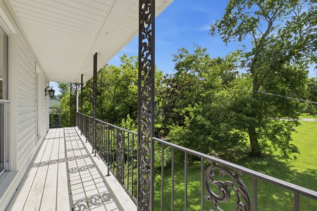 1303 General McArthur Dr, Brentwood, TN 37027