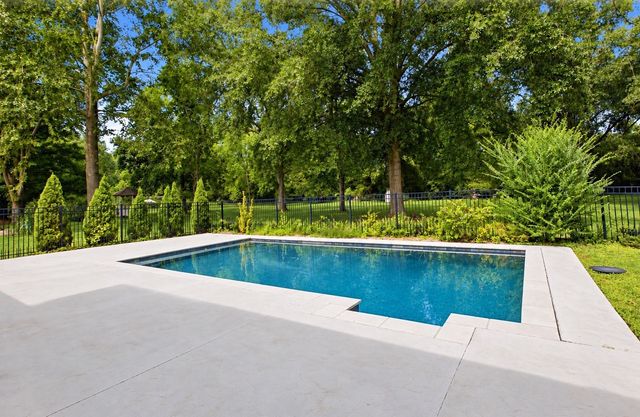 1303 General McArthur Dr, Brentwood, TN 37027