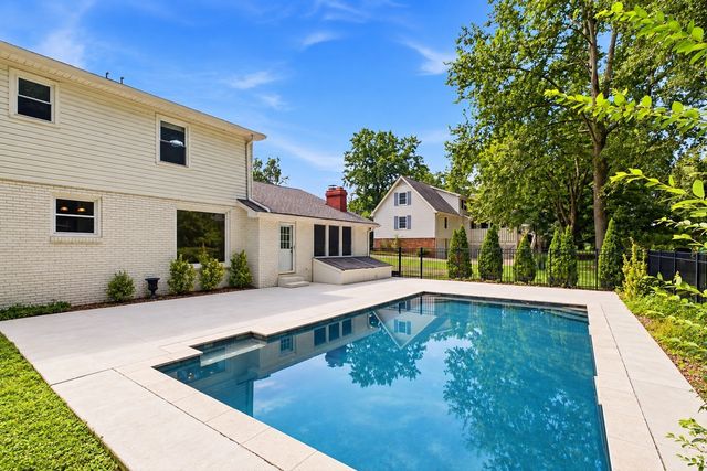 1303 General McArthur Dr, Brentwood, TN 37027