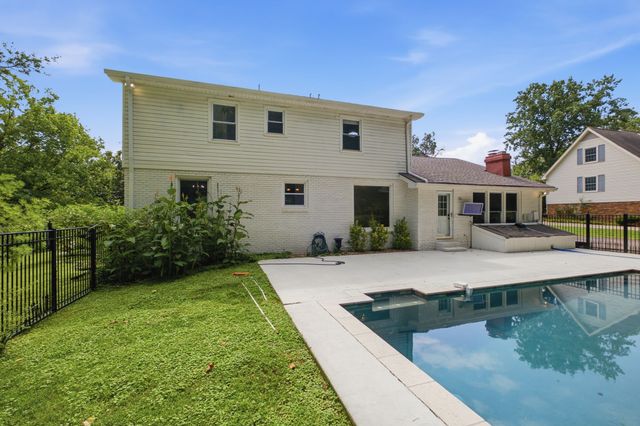 1303 General McArthur Dr, Brentwood, TN 37027