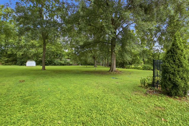 1303 General McArthur Dr, Brentwood, TN 37027
