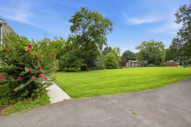 1303 General McArthur Dr, Brentwood, TN 37027