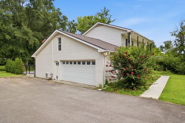 1303 General McArthur Dr, Brentwood, TN 37027