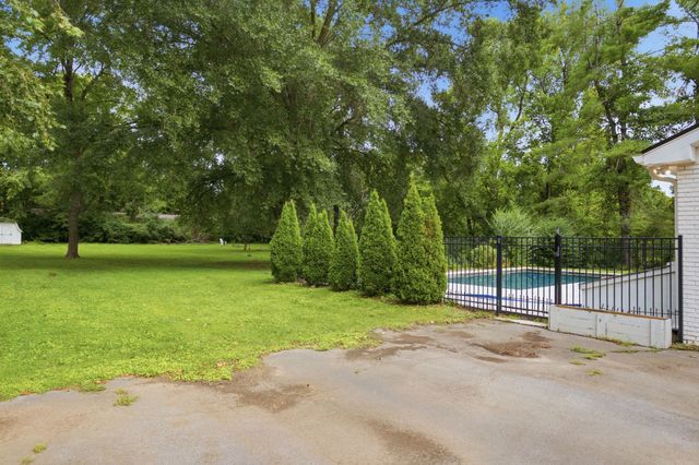 1303 General McArthur Dr, Brentwood, TN 37027