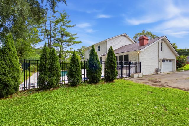 1303 General McArthur Dr, Brentwood, TN 37027