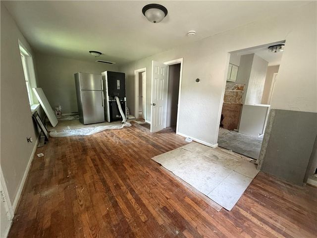 4423 Mission Road, Kansas City, KS 66103