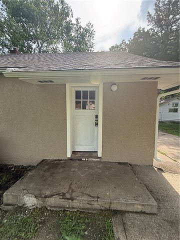 4423 Mission Road, Kansas City, KS 66103