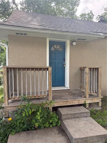 4423 Mission Road, Kansas City, KS 66103