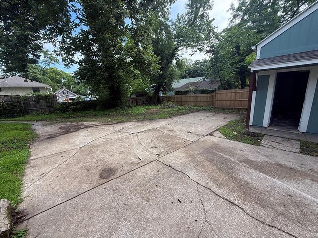 4423 Mission Road, Kansas City, KS 66103