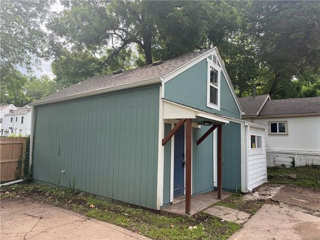 4423 Mission Road, Kansas City, KS 66103