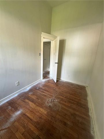 4423 Mission Road, Kansas City, KS 66103