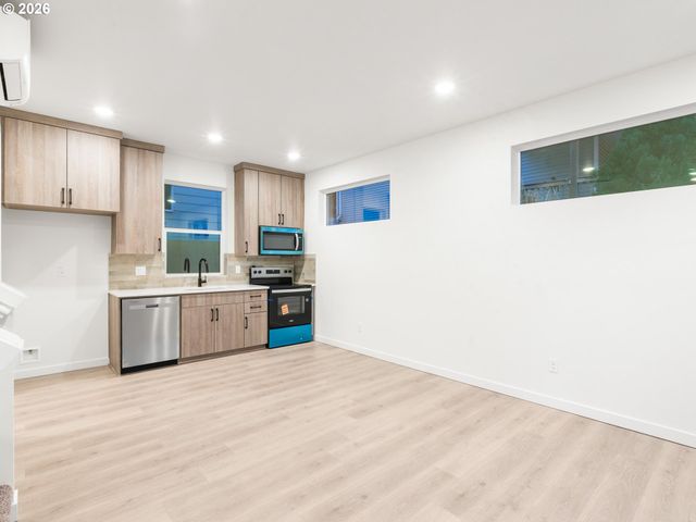 8350 N Bank St, Portland, OR 97203