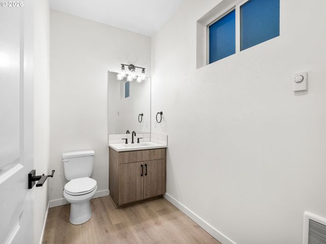 8350 N Bank St, Portland, OR 97203