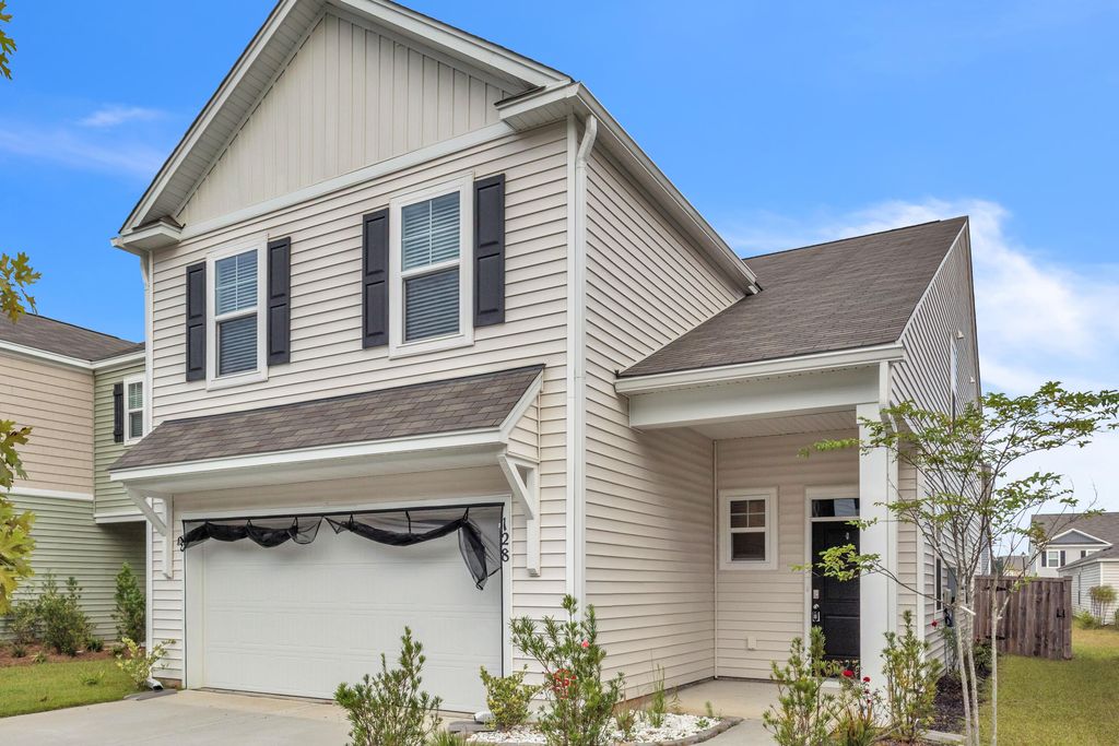 128 Sunray Lane, Summerville, SC 29486