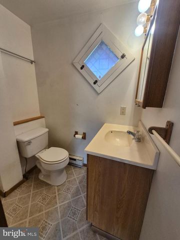 219 S SETON AVE, Emmitsburg, MD 21727