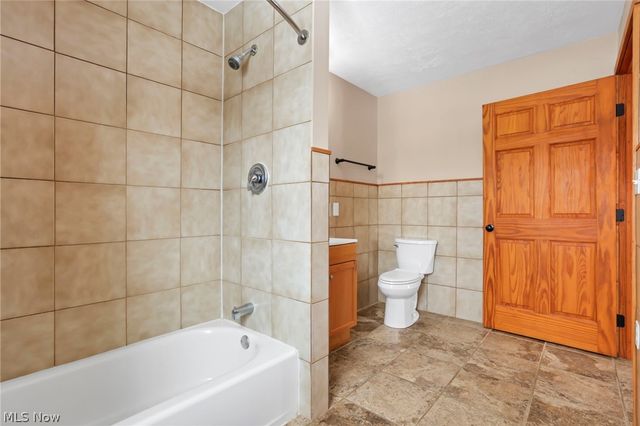 18010 Winterset Lane, Lore City, OH 43755