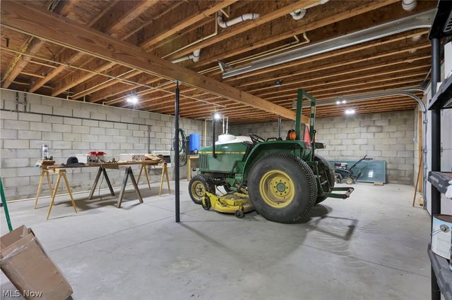 18010 Winterset Lane, Lore City, OH 43755