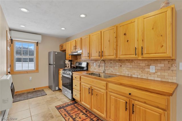 18010 Winterset Lane, Lore City, OH 43755